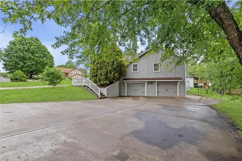 $349,000 | 2418 North 88th Drive, Kansas City, KS 66109