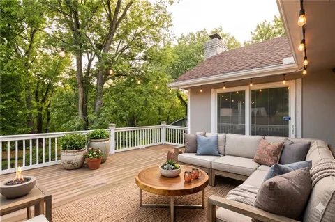 $349,000 | 2418 North 88th Drive, Kansas City, KS 66109