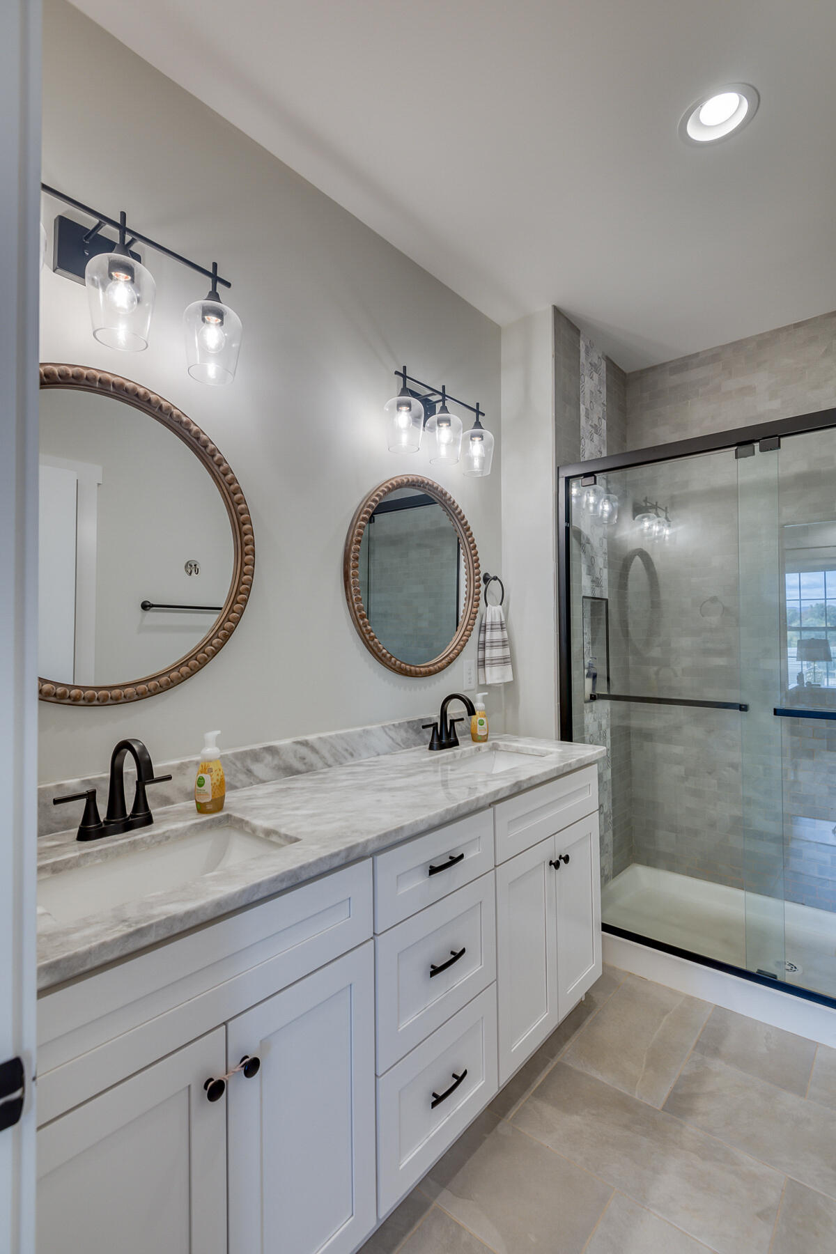 553 Ridgecrest Road Jonesborough, TN 37659 - Photo 16 of 25 Master Bath