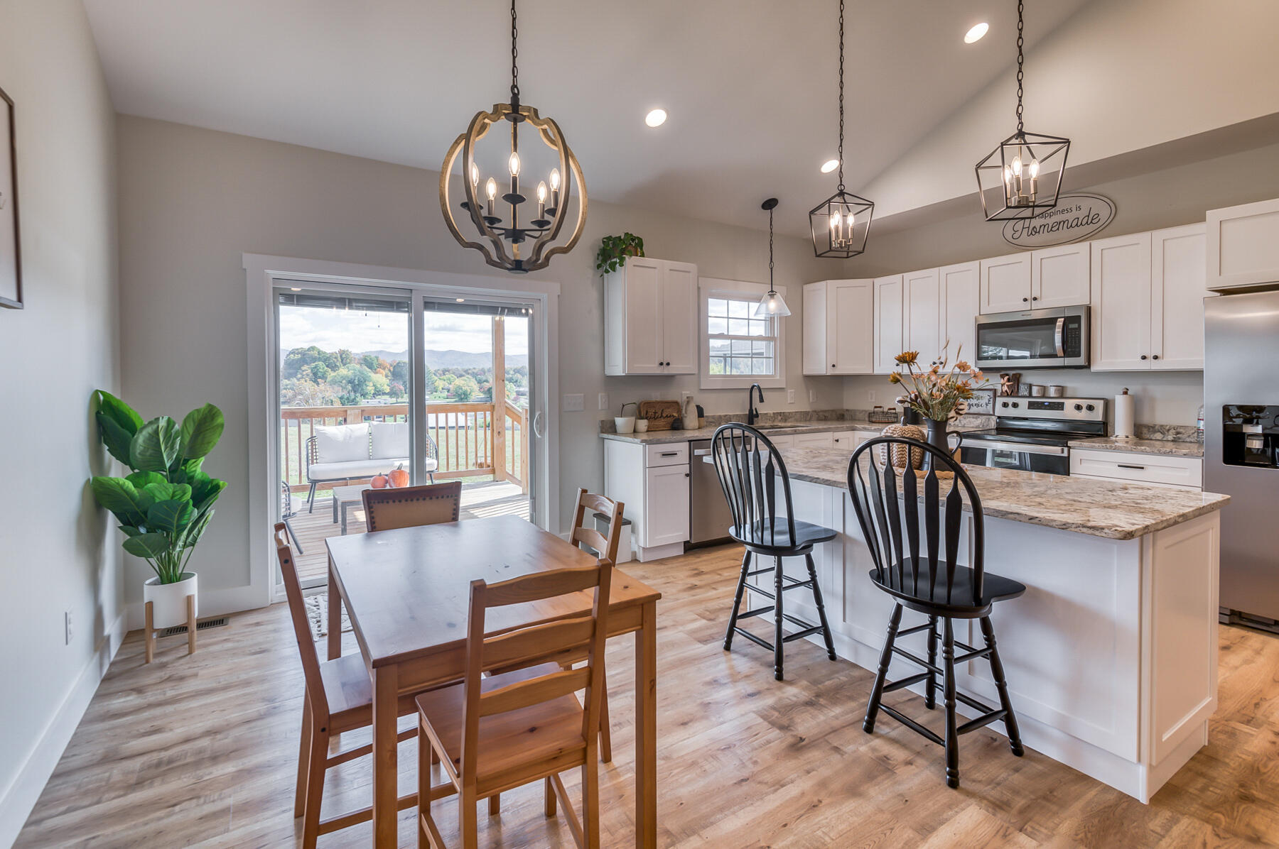 553 Ridgecrest Road Jonesborough, TN 37659 - Photo 3 of 25 Eat-in Kitchen