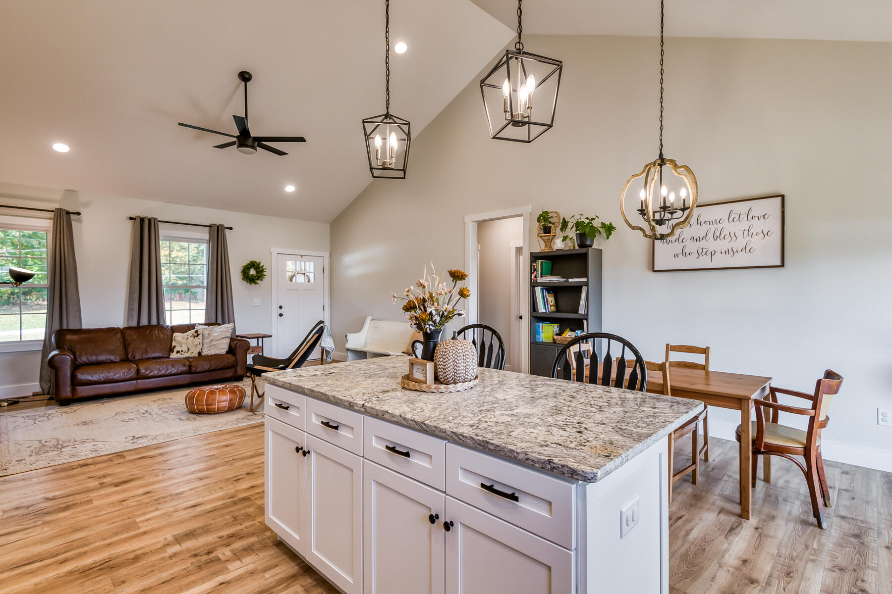 553 Ridgecrest Road Jonesborough, TN 37659 - Photo 9 of 25 Kitchen Island/Granite