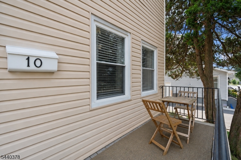 10 Arcadia Place Union, NJ 07088 - Photo 2 of 34