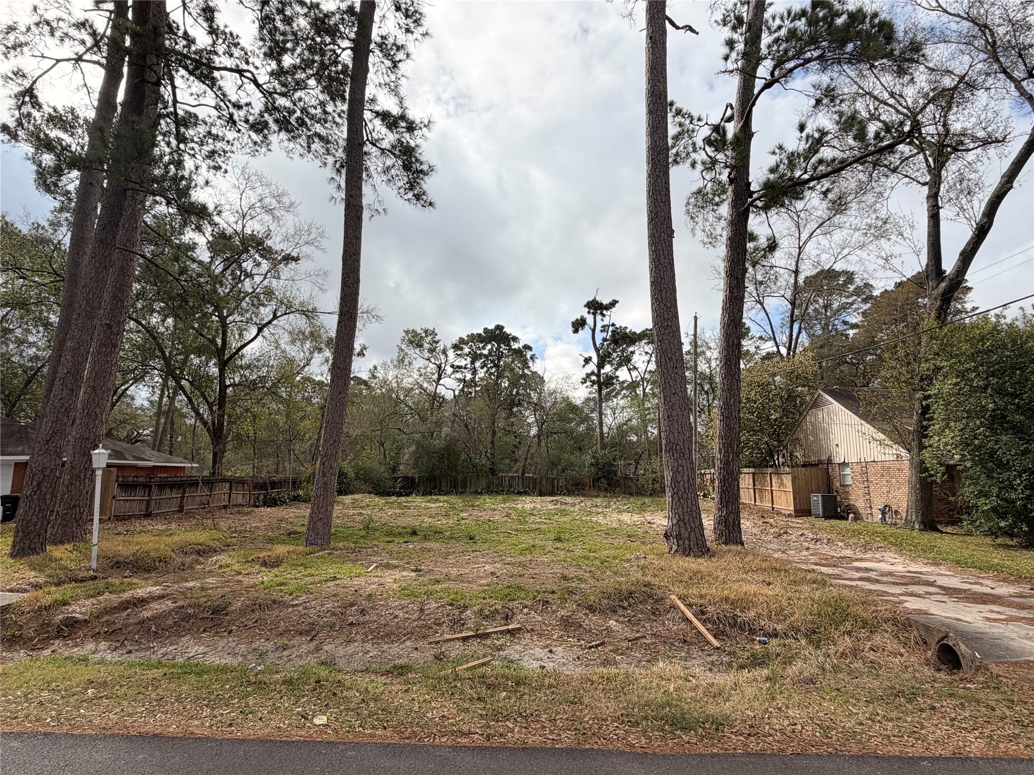 9741 Warwana Road Houston, TX 77080 - Photo 1 of 4