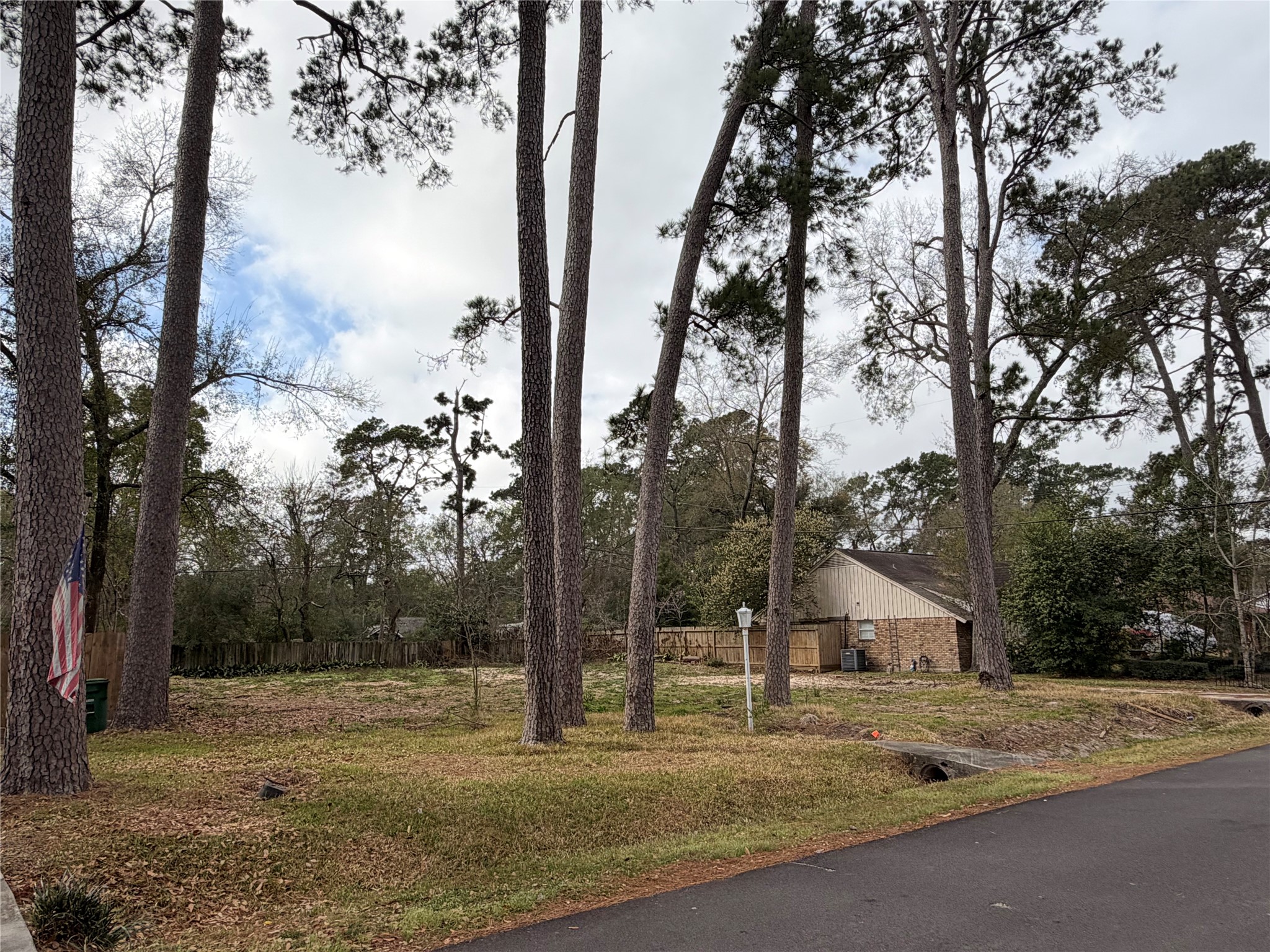 9741 Warwana Road Houston, TX 77080 - Photo 3 of 4