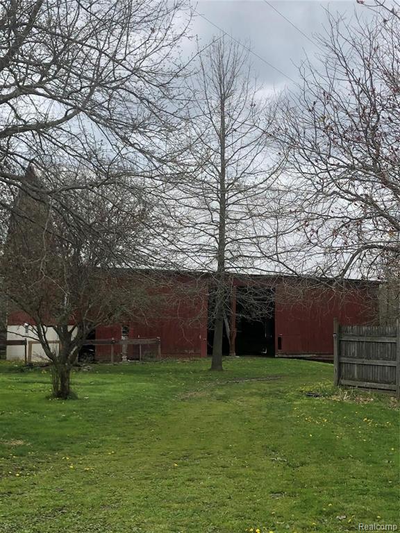12499 Sweitzer Road Carleton, MI 48117 - Photo 18 of 23