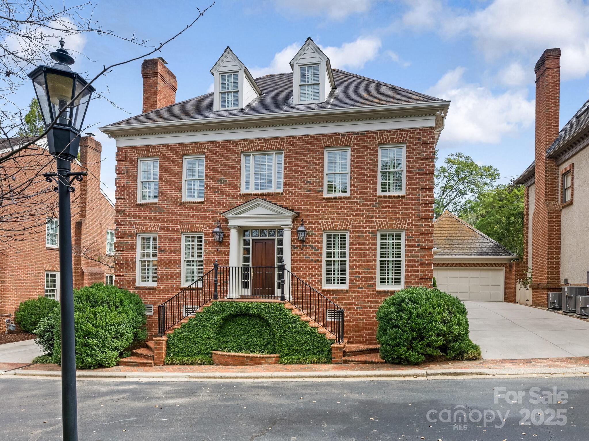 2149 Rolston Drive Charlotte, NC 28207 - Photo 1 of 41 Gallery Image 1