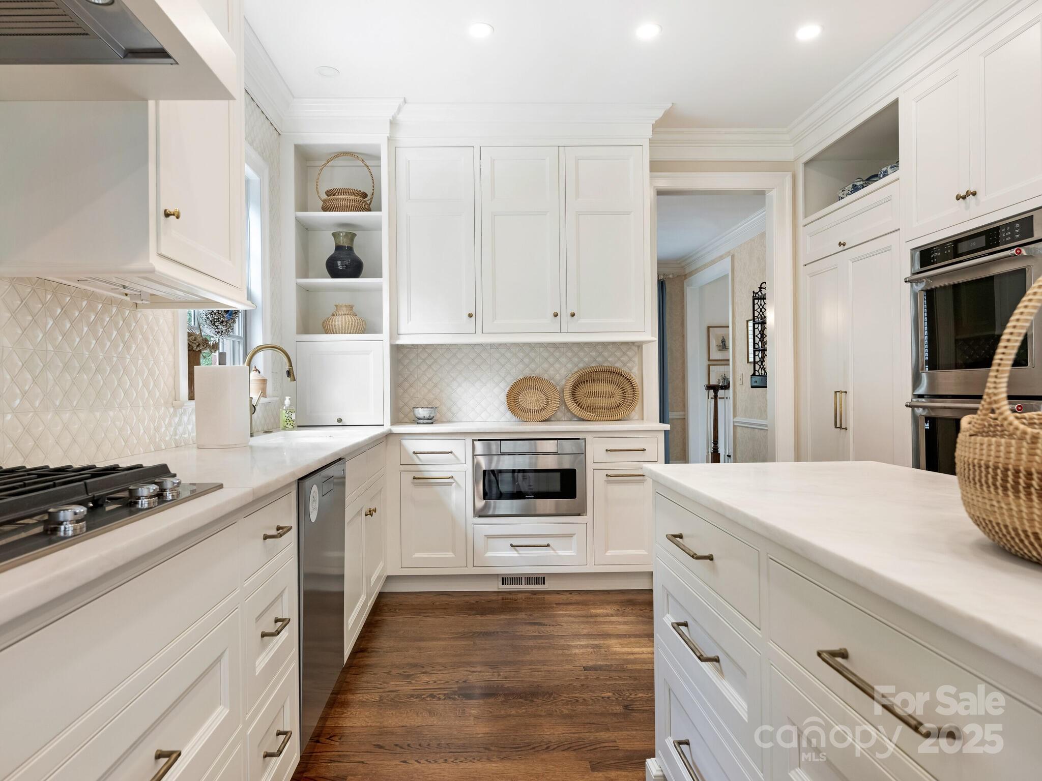 2149 Rolston Drive Charlotte, NC 28207 - Photo 16 of 41 Gallery Image 16