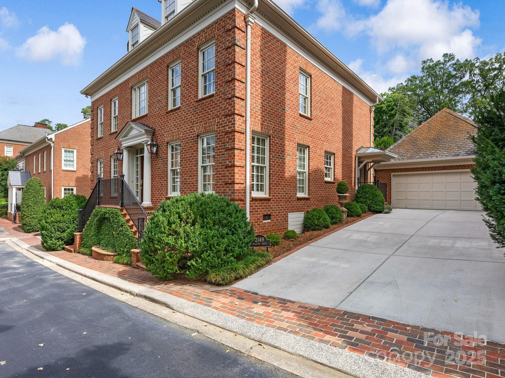 2149 Rolston Drive Charlotte, NC 28207 - Photo 2 of 41 Gallery Image 2