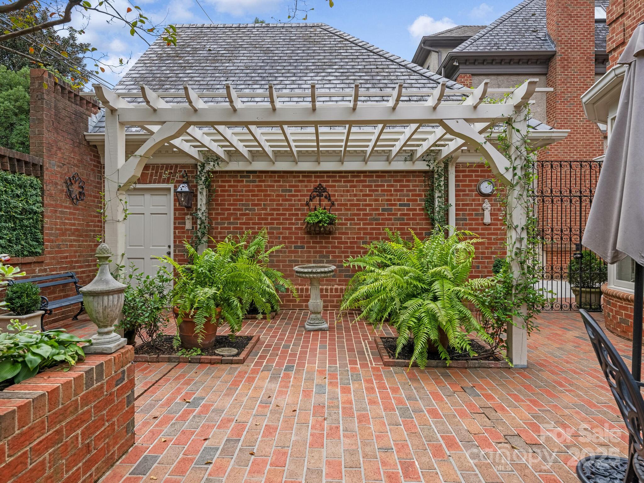 2149 Rolston Drive Charlotte, NC 28207 - Photo 38 of 41 Gallery Image 38