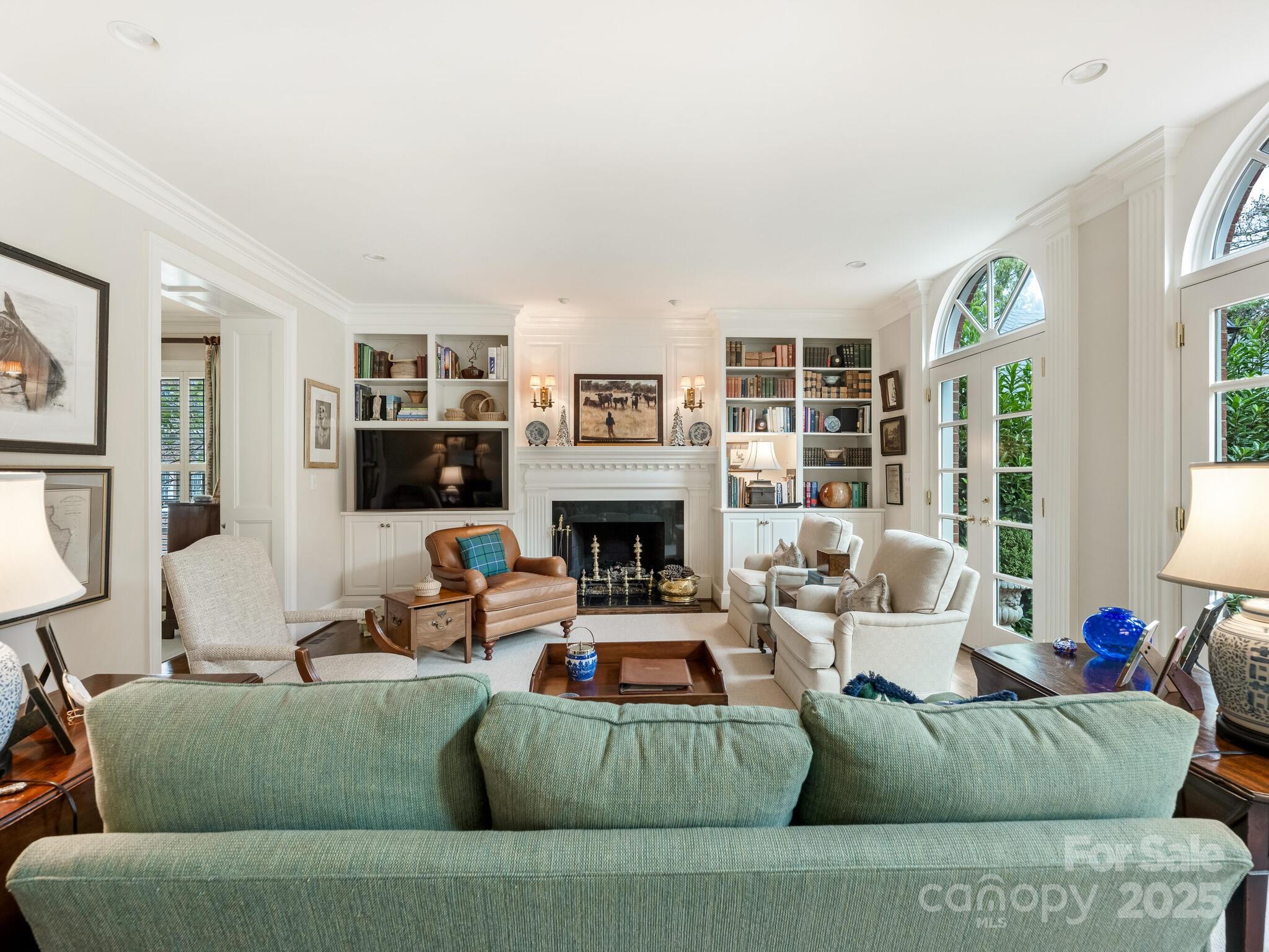2149 Rolston Drive Charlotte, NC 28207 - Photo 9 of 41 Gallery Image 9