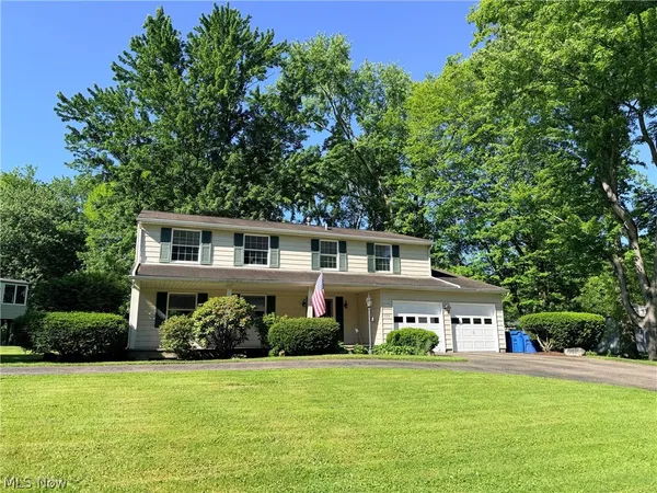 $295,000 | 520 Heatherwood Drive Southeast, Warren, OH 44484