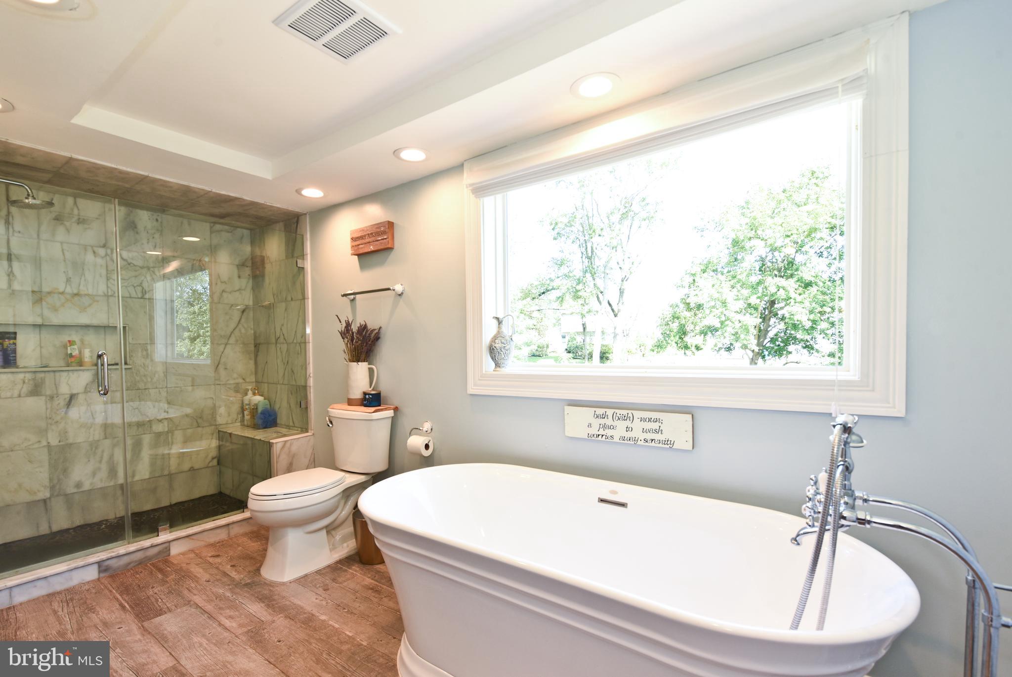132 Roxboro Road Trenton, NJ 08648 - Photo 19 of 25 Second floor bath marble shower and tub