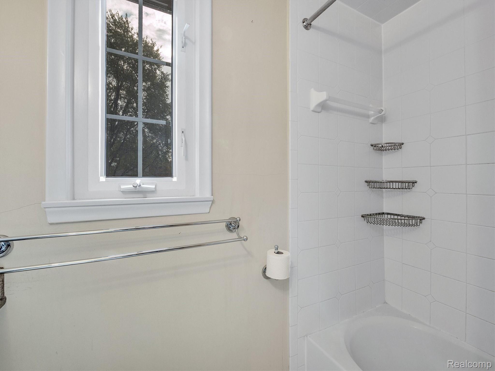 1734 Graefield Road, Unit 42 Birmingham, MI 48009 - Photo 13 of 18 18-1734-Graefield-Rd-WindowStill-Real-Estate-Photography-18.jpg