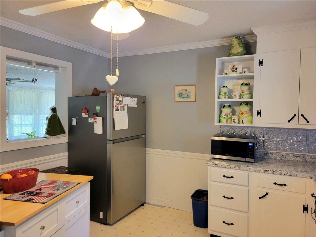 1114 Highway 413 Anderson, SC 29621 - Photo 8 of 36 New stainless steel refrigerator which is staying