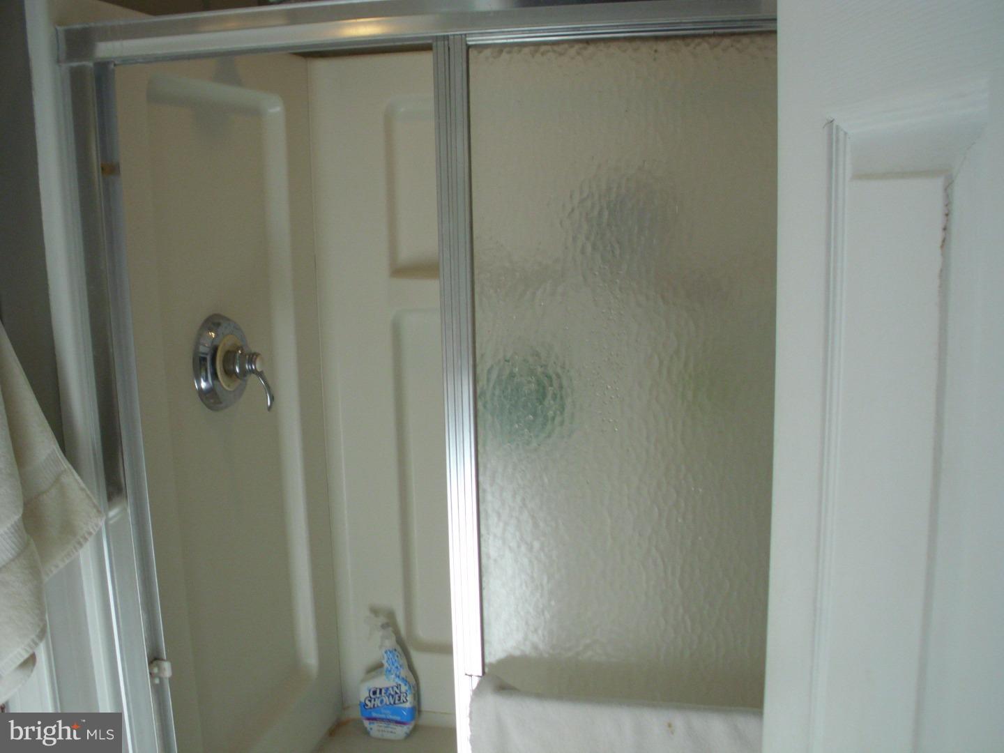4232 Whiting Road Philadelphia, PA 19154 - Photo 13 of 16 Bathroom
