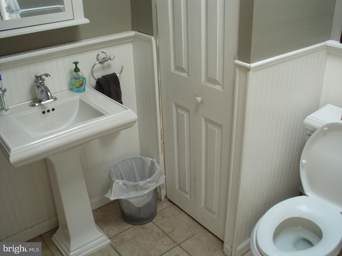 4232 Whiting Road Philadelphia, PA 19154 - Photo 15 of 16 Bathroom