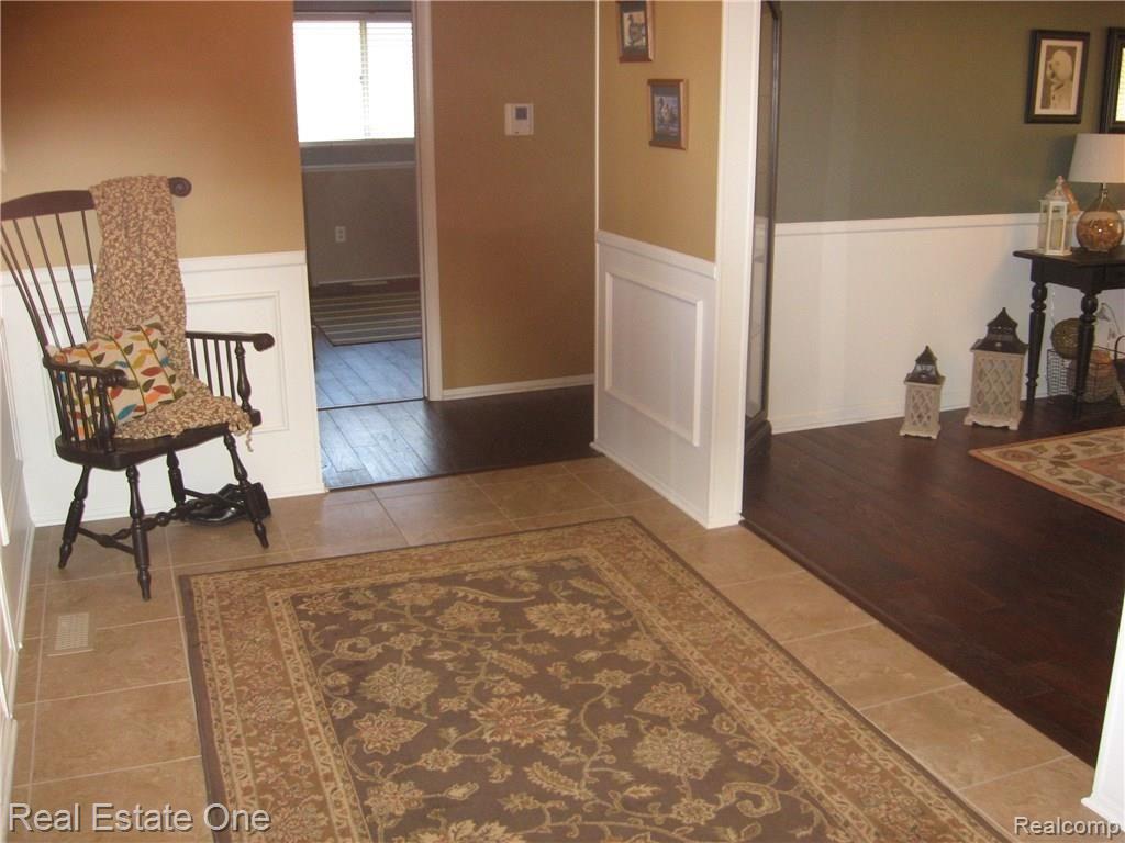6985 Longwood Road Canton, MI 48187 - Photo 4 of 30 IMG_1561.JPG