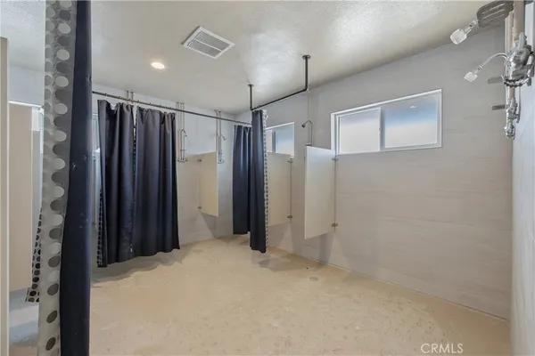 $2,100,000 | 638 West Kern Street, Dinuba, CA 93618