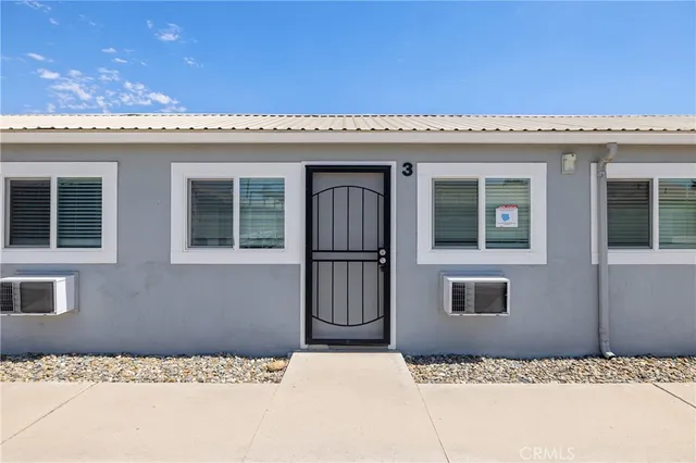 $2,400,000 | 638 West Kern Street, Dinuba, CA 93618