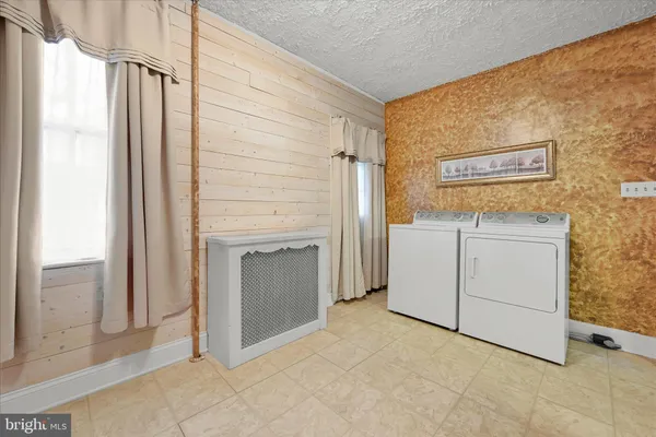 a view of a storage & utility room