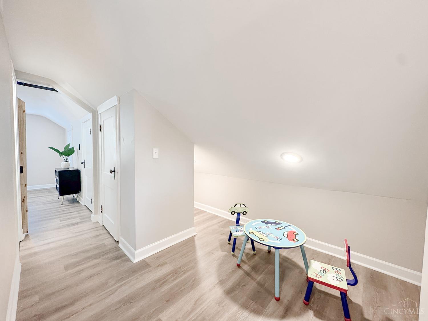 3907 Watterson Road Fairfax, OH 45227 - Photo 34 of 63 Gallery Image 34