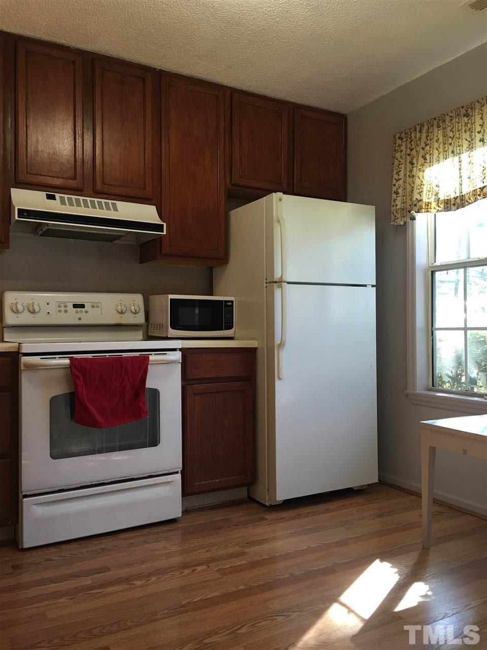 5517 Fieldcross Court Raleigh, NC 27610 - Photo 6 of 20 Gallery Image 6