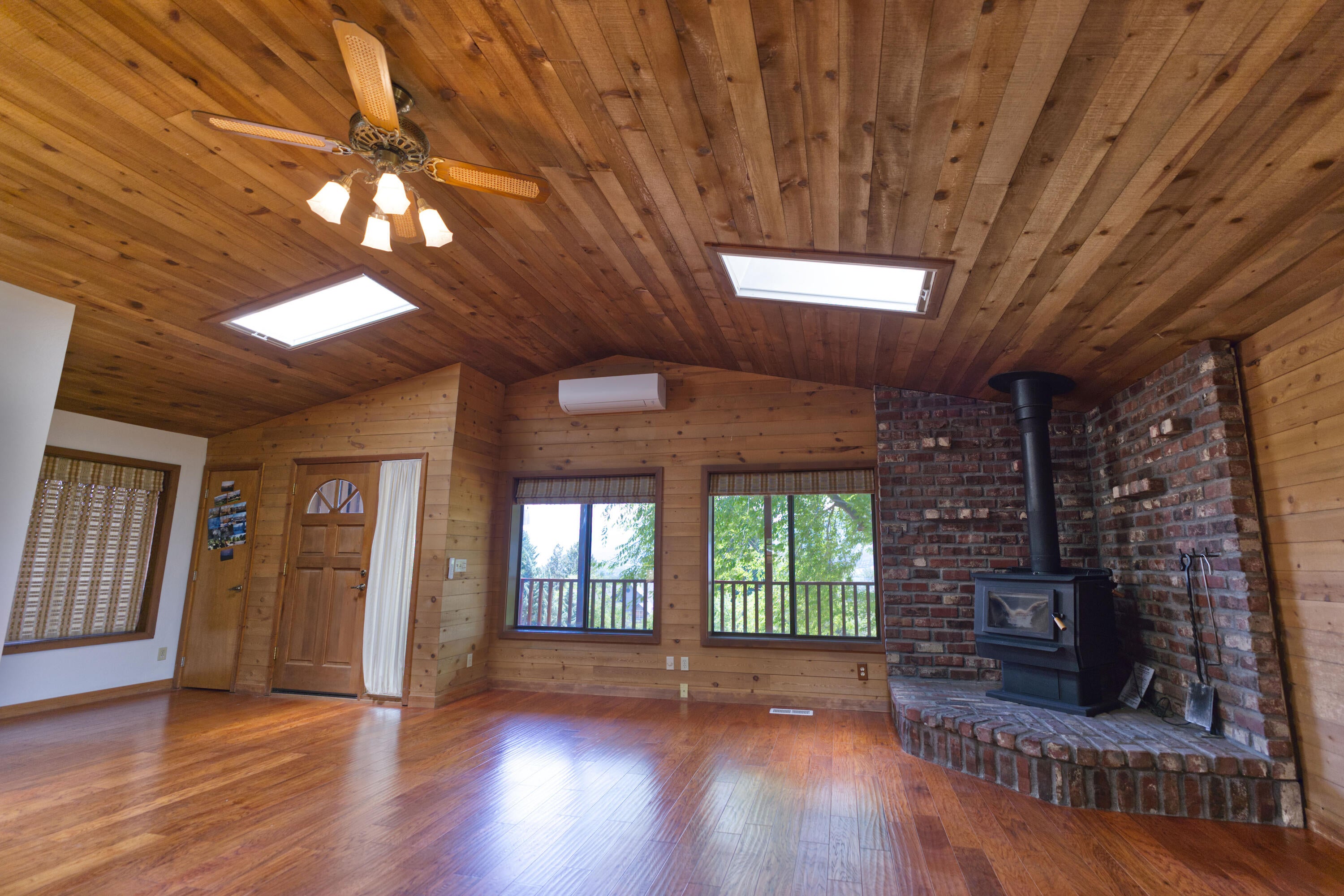 349 Wilson Road Ashland, OR 97520 - Photo 23 of 34 Main Living Area and Fire Place mls