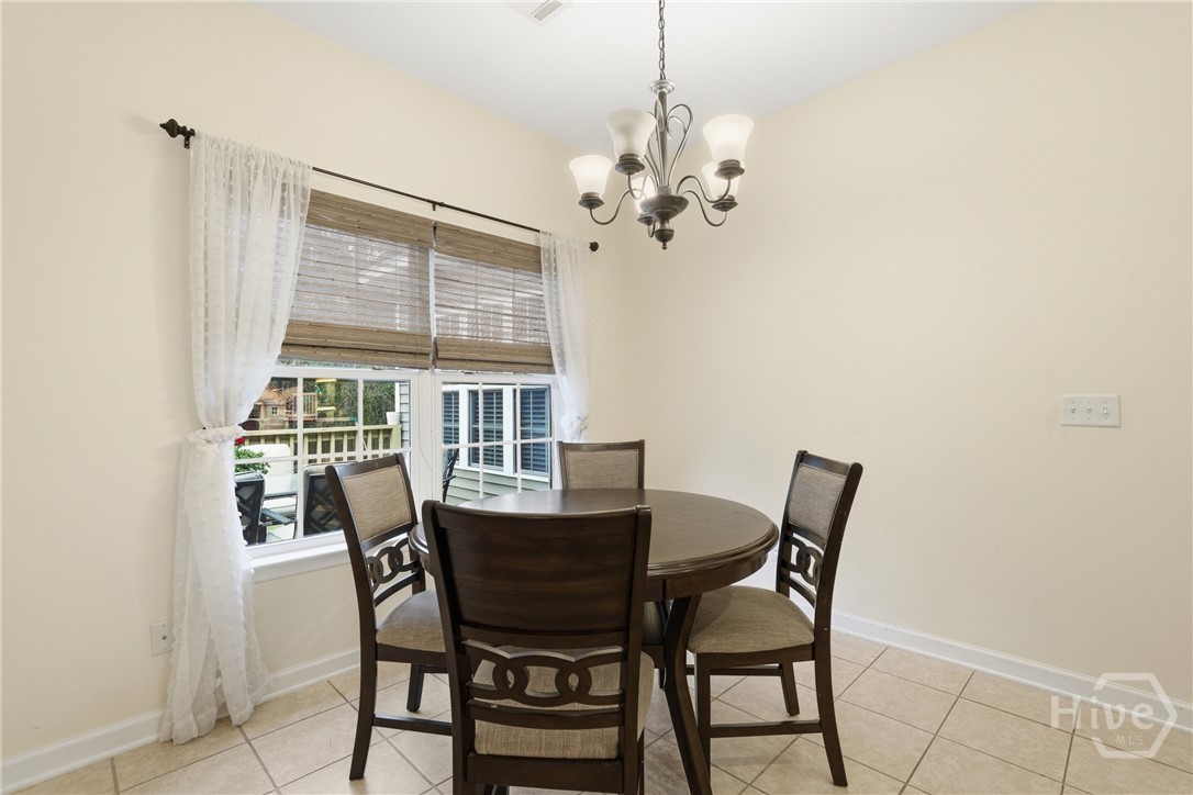 113 Suffolk Road Savannah, GA 31410 - Photo 16 of 40 Breakfast area