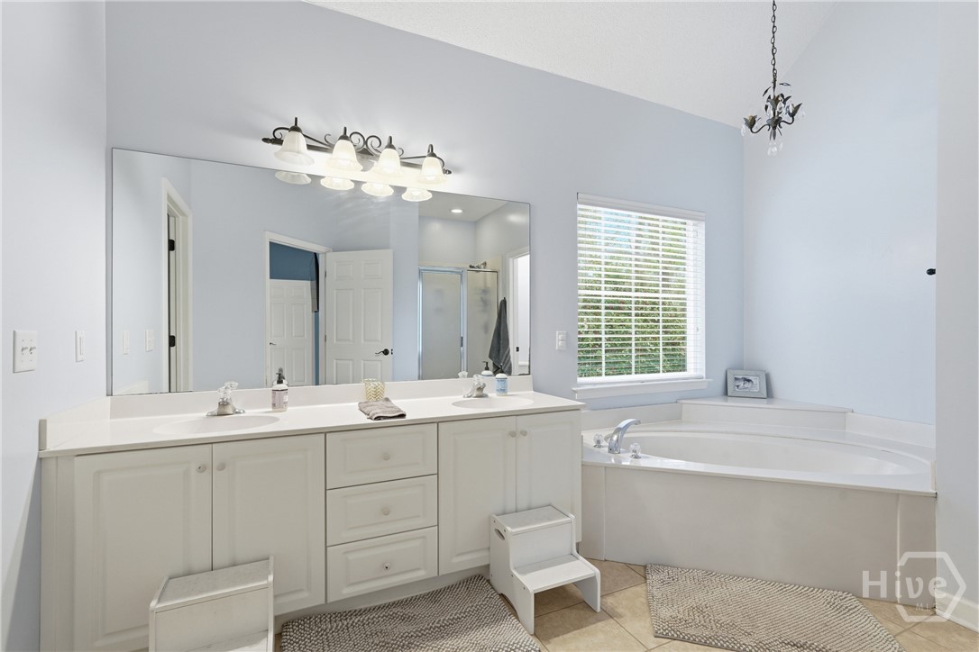 113 Suffolk Road Savannah, GA 31410 - Photo 22 of 40 Ensuite Bathroom