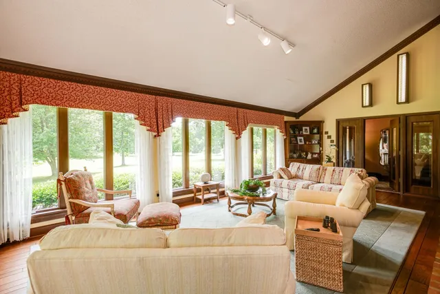 $1,800,000 | 8866 Highway 100, Nashville, TN 37221