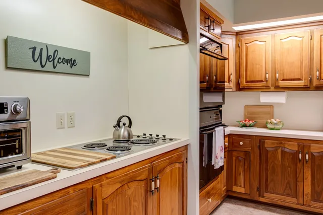 $1,800,000 | 8866 Highway 100, Nashville, TN 37221