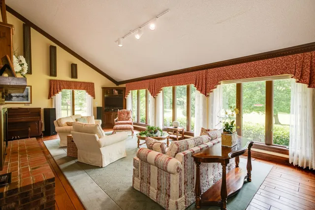 $1,800,000 | 8866 Highway 100, Nashville, TN 37221