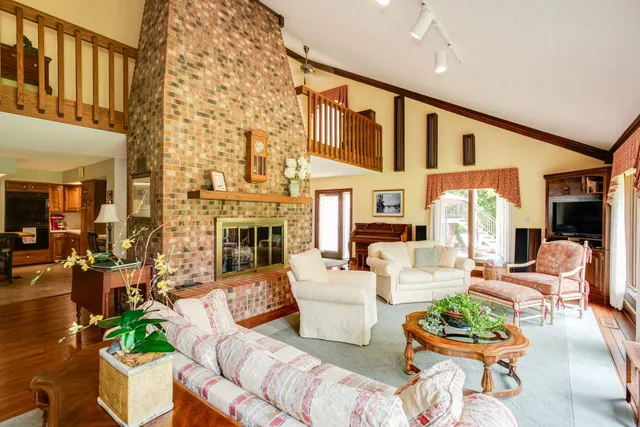 $1,800,000 | 8866 Highway 100, Nashville, TN 37221