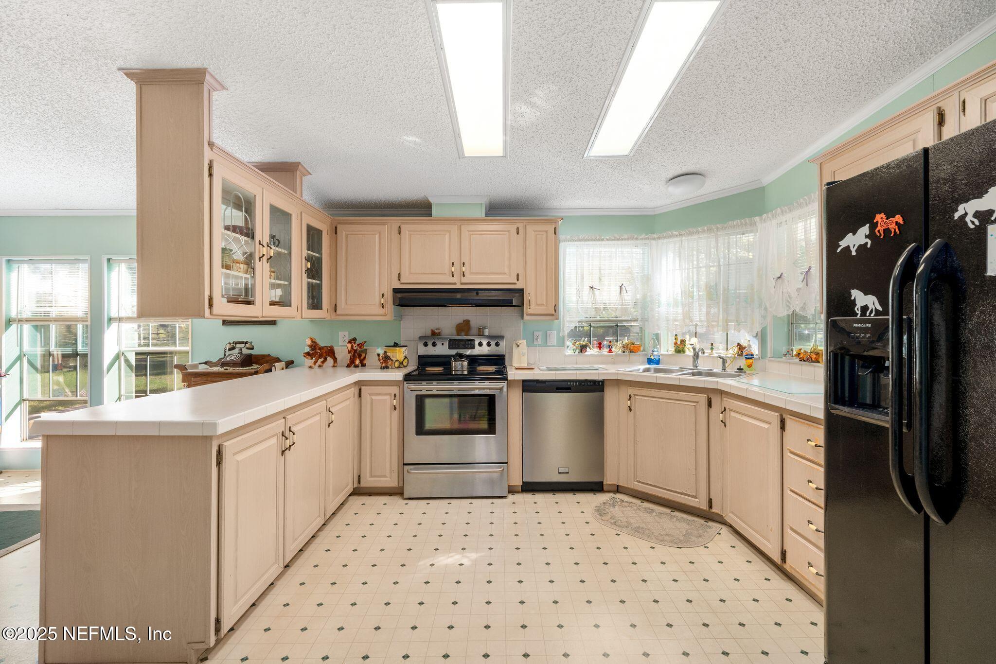 27061 29th Road Branford, FL 32008 - Photo 33 of 49 Kitchen