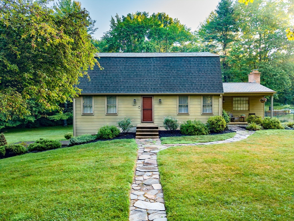 231 Edgewood Road West Springfield, MA 01089 - Photo 1 of 40