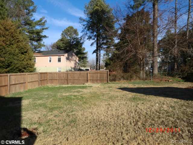 10142 Carol Anne Road Chesterfield, VA 23832 - Photo 11 of 11 Yard/Garden