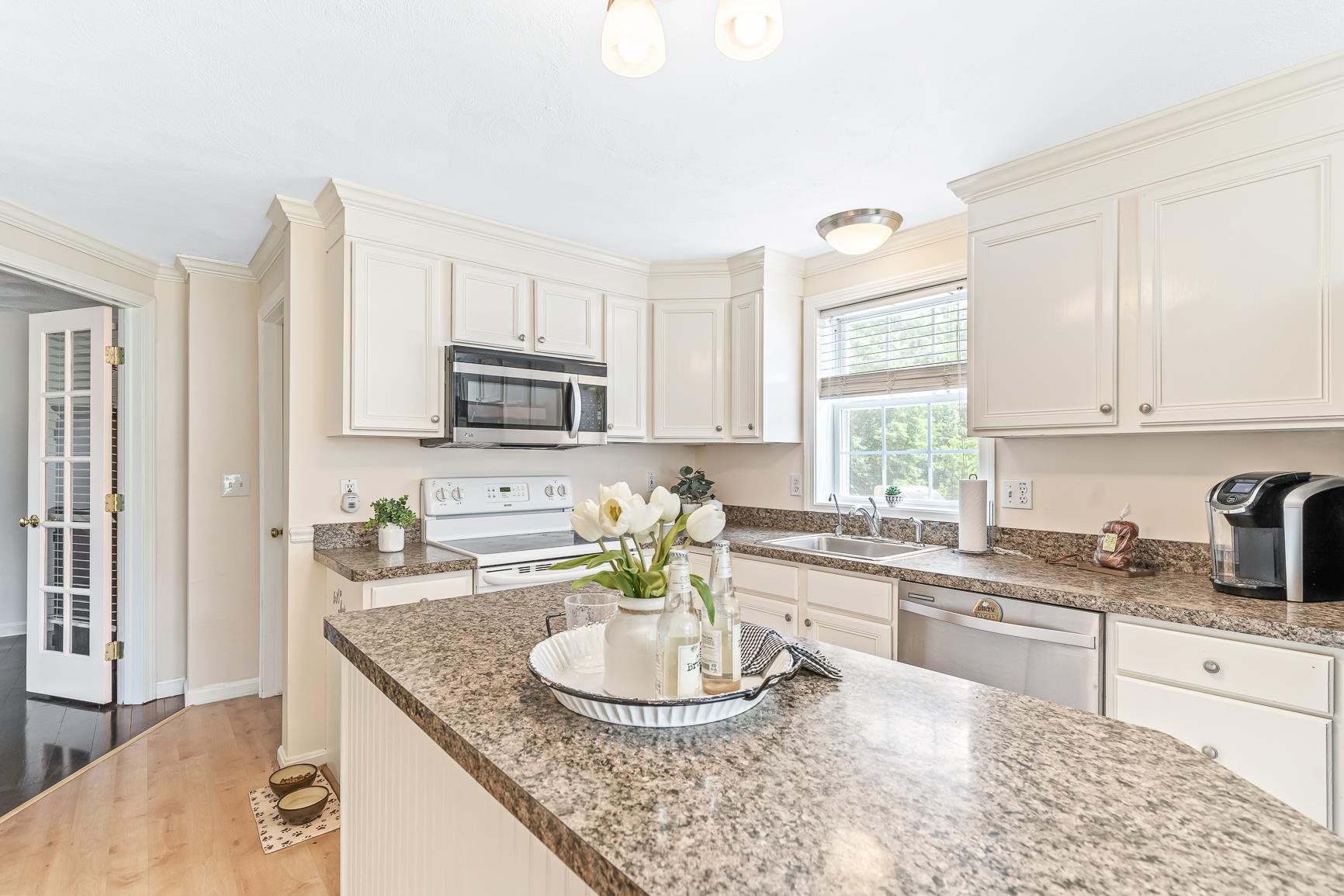 17 Smith Corner Road Plaistow, NH 03865 - Photo 6 of 35 Gallery Image 6