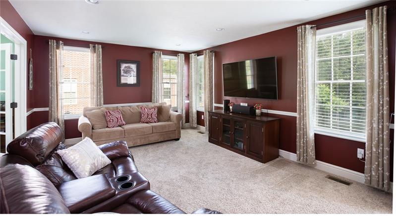 2317 Mcdevitt Road Sewickley, PA 15143 - Photo 2 of 25 Spacious living room