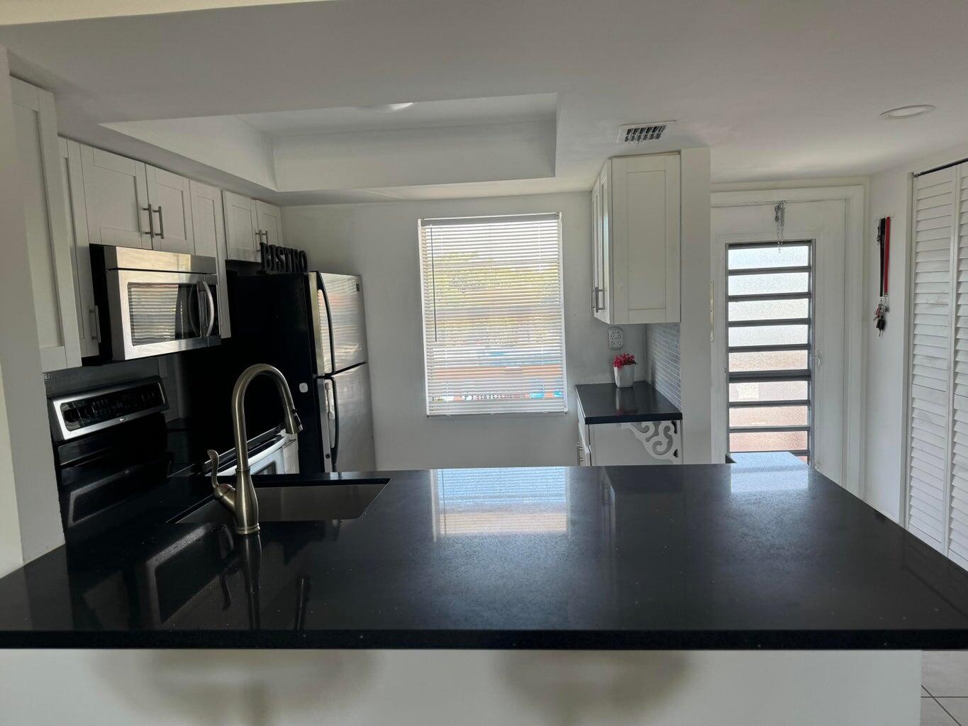 9272 Southwest 3rd Street, Unit 411 Boca Raton, FL 33428 - Photo 2 of 6 4113