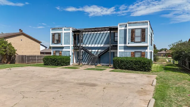 $324,900 | 7405 Avenue X, Lubbock, TX 79423