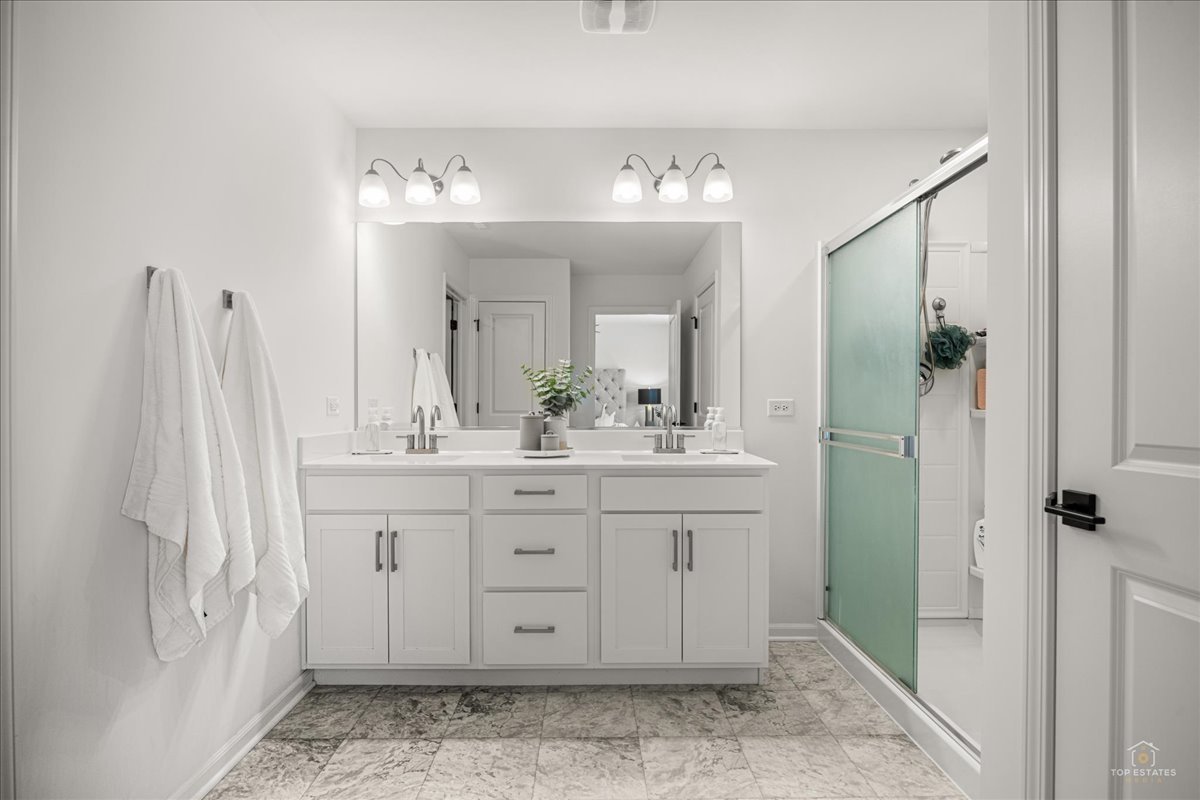 1561 Middleton Road Pingree Grove, IL 60140 - Photo 19 of 31 Gallery Image 19