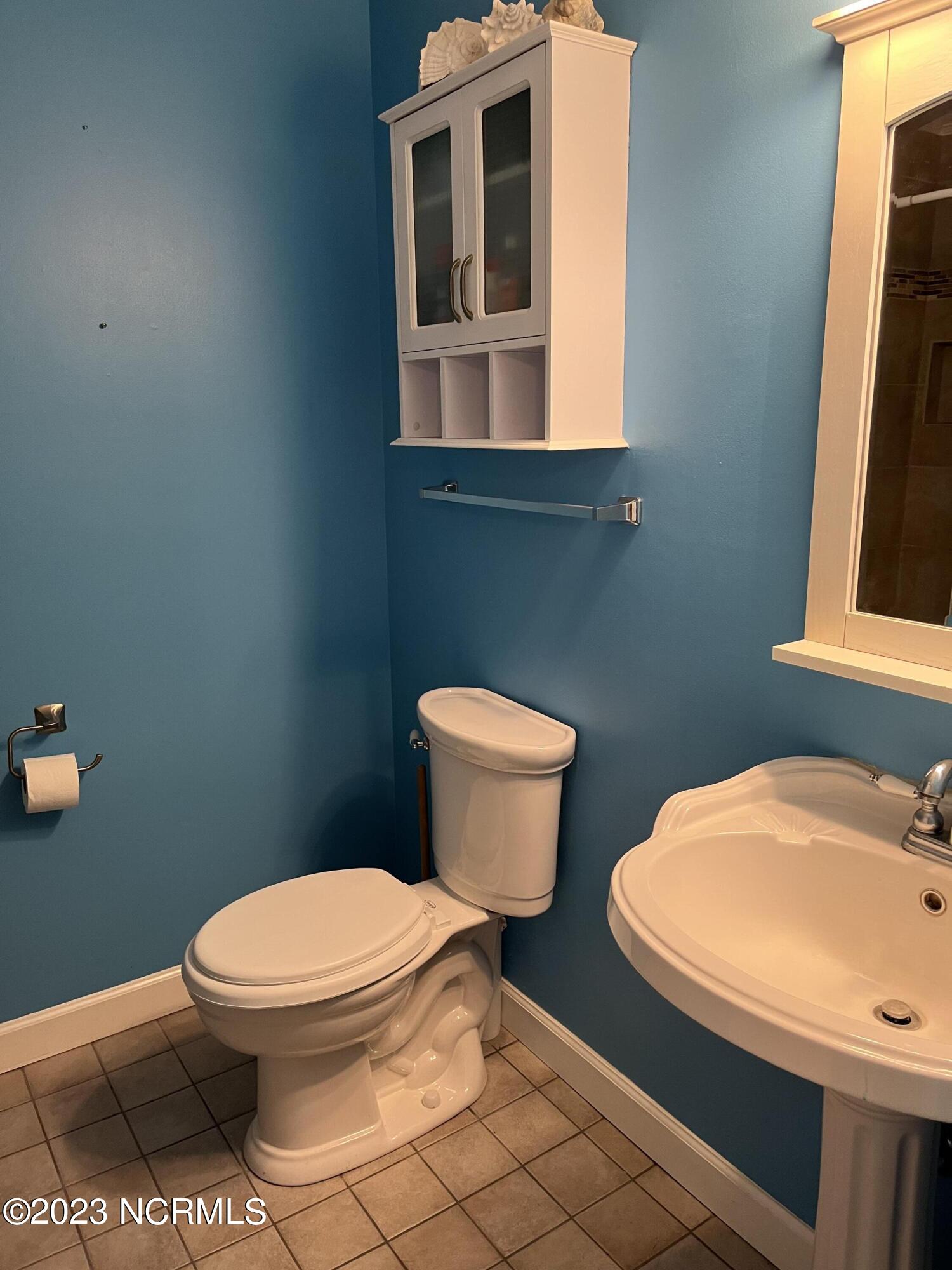 607 Robin Road Morehead City, NC 28557 - Photo 23 of 34 Bath 1
