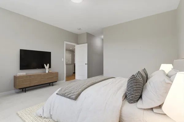 $619,900 | 48 Crestwood Circle, Unit 26, Northbridge, MA 01588