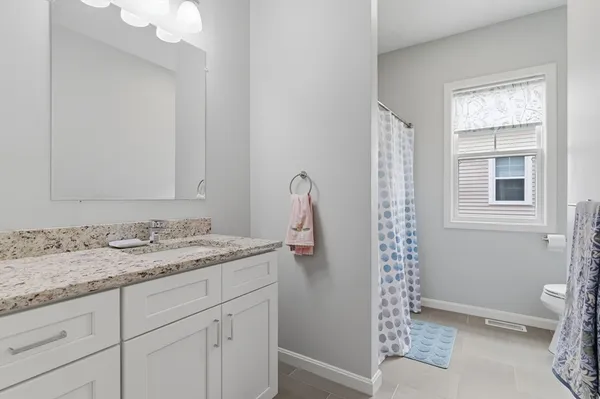 $619,900 | 48 Crestwood Circle, Unit 26, Northbridge, MA 01588