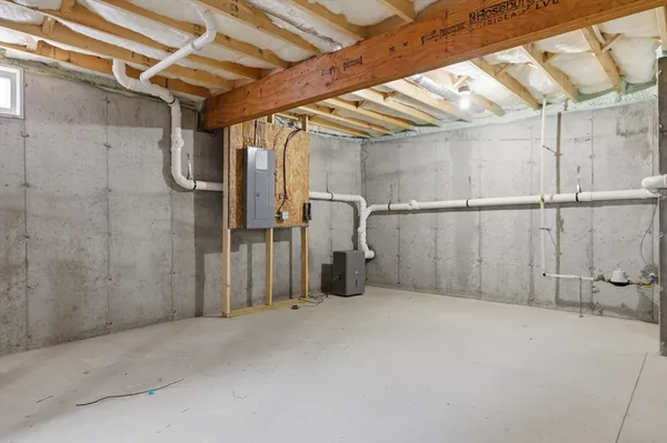 $619,900 | 48 Crestwood Circle, Unit 26, Northbridge, MA 01588