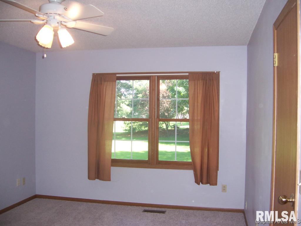 2010 Clara Mae Court Springfield, IL 62711 - Photo 10 of 21 Gallery Image 10