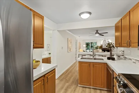 $439,950 | 10018 Northeast 127th Place, Unit B109, Kirkland, WA 98034