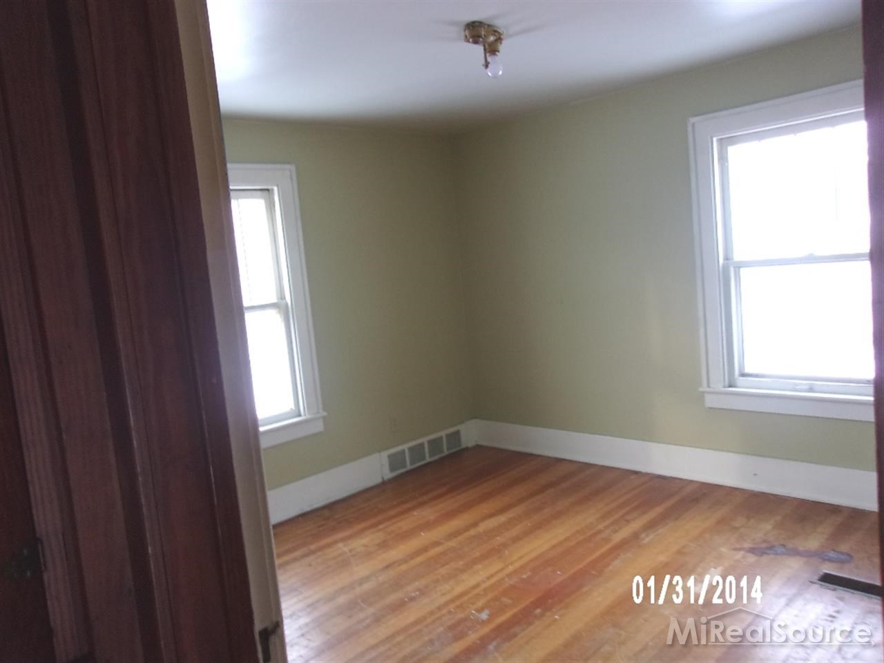29421 Kelly Road Roseville, MI 48066 - Photo 9 of 11 31189453-8.JPG