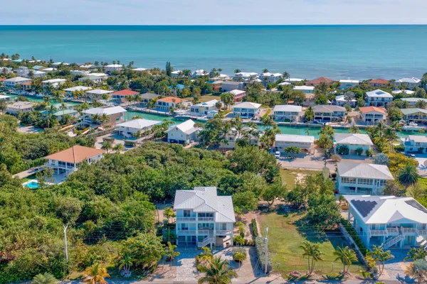 $1,399,000 | 121 Bimini Drive, Marathon, FL 33050