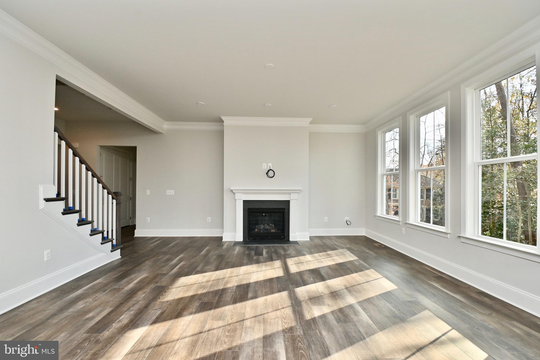 6216 Garden Road Springfield, VA 22152 - Photo 12 of 60 Living Room